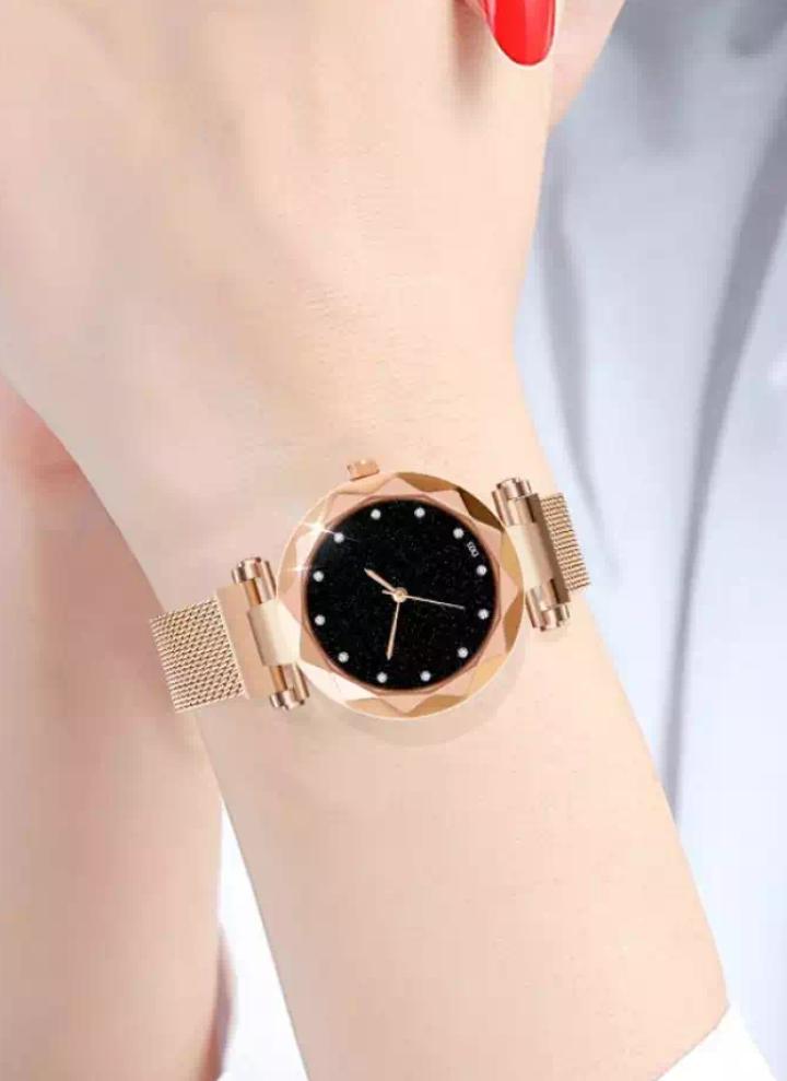 Mesh Golden Magnet Watch